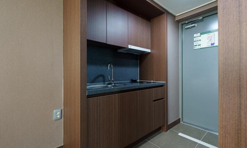 Raonstay In Perla Hotel Чінджу Екстер'єр фото